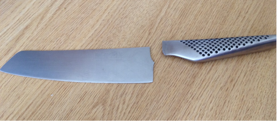 Photograph of the broken knife